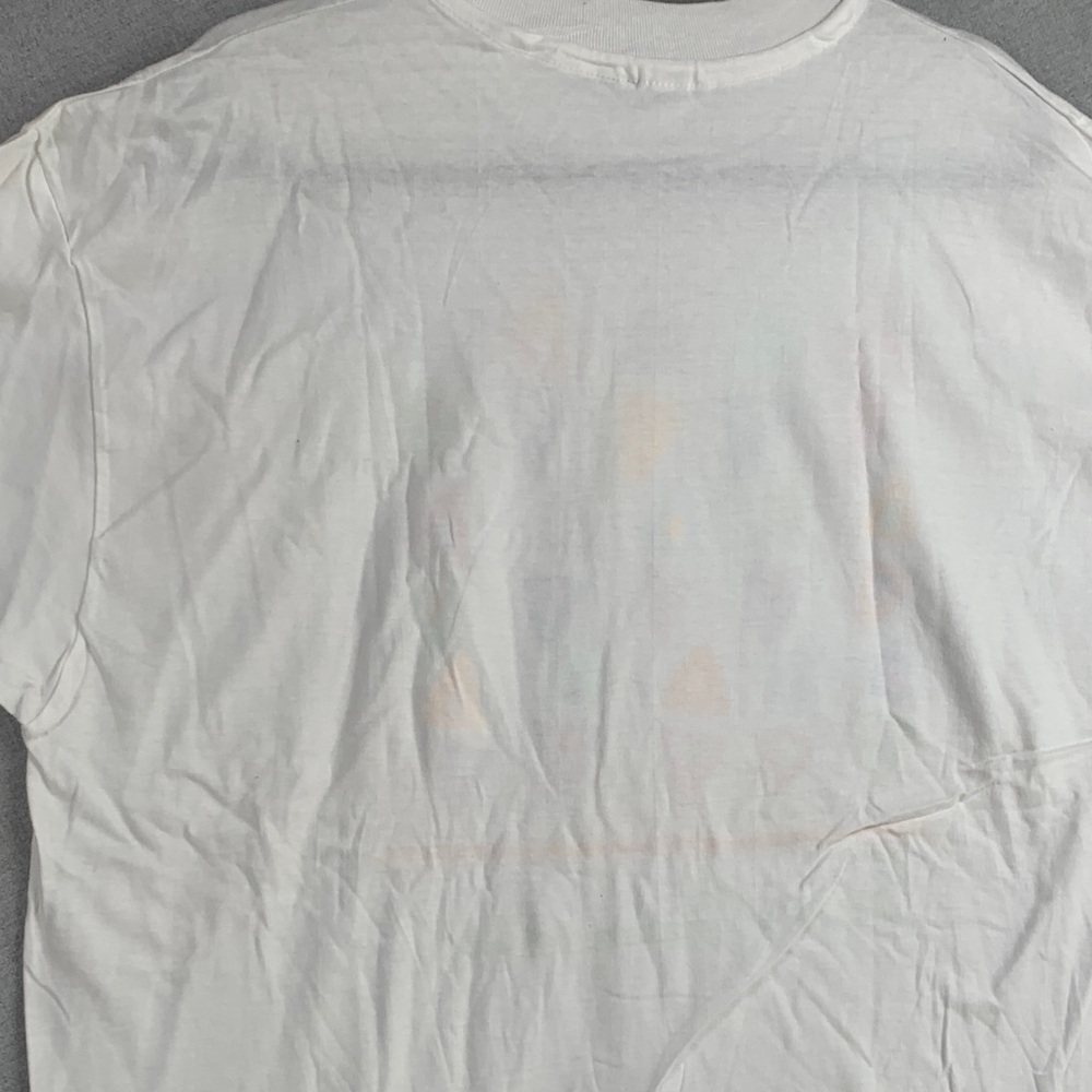 Vibrant Graphic Tee with San Francisco Design - Picture 16 of 17